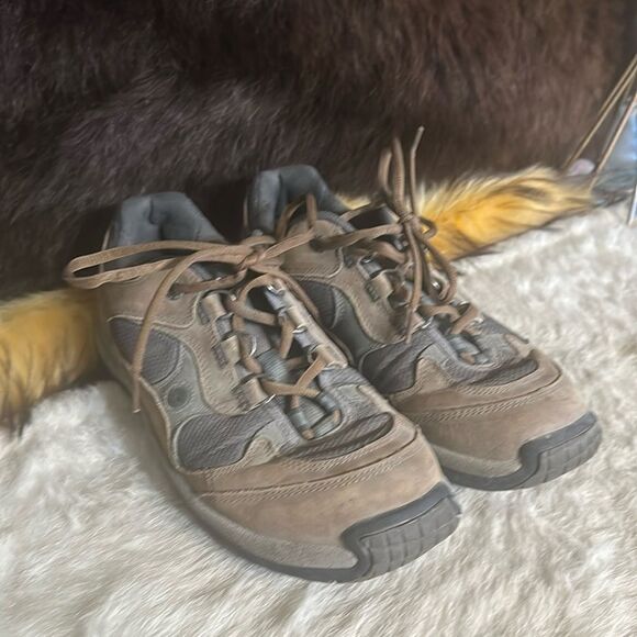 Hi-tec shoes 10.5 (700) - Picture 1 of 7